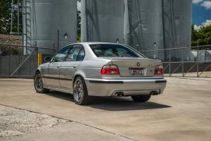 BMW M5 2003 года 